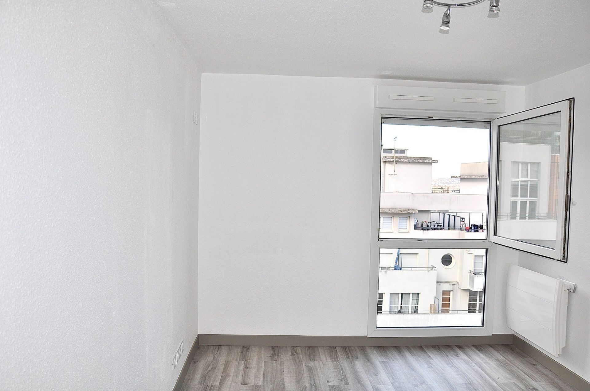 studio en vente sur COURBEVOIE (92400)