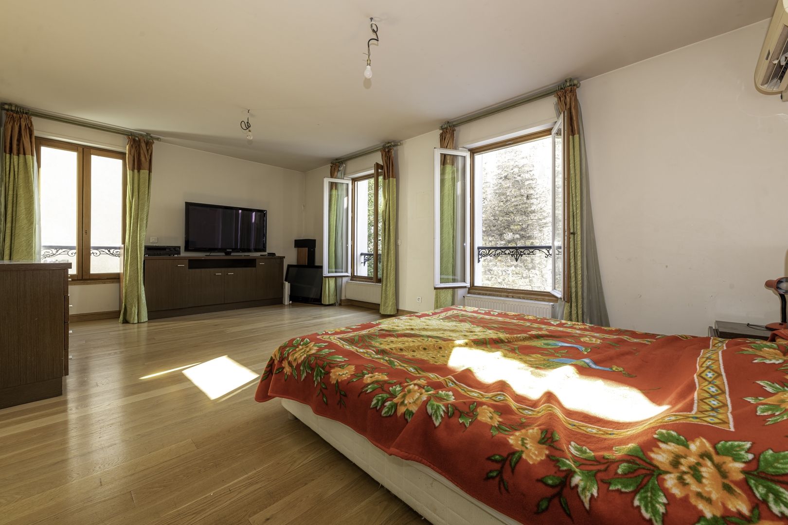 maison 7 pièces en vente sur COURBEVOIE (92400)